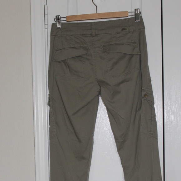Pants - Picture 3 of 4